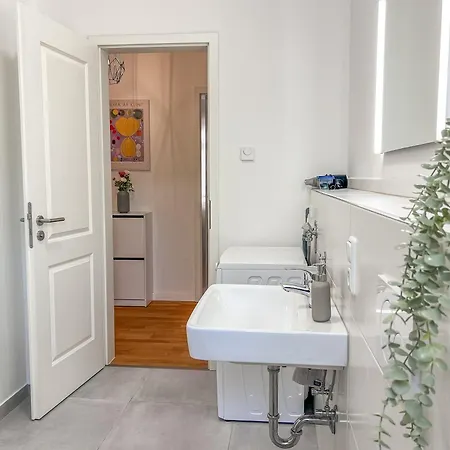 4 Personen, Wlan, Balkon דירה פירנה